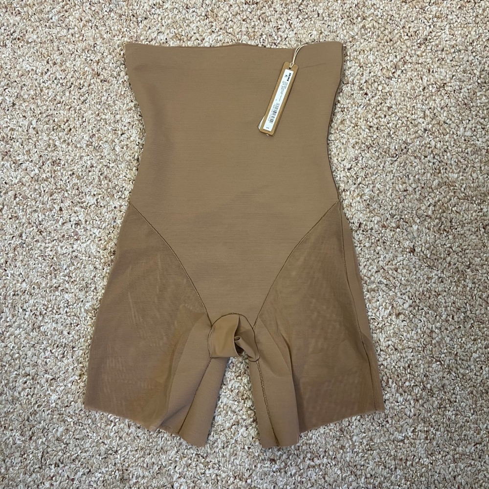 SKIMS Womens Power Mesh Zoned High Waisted Mid Thigh Short Sienna Small